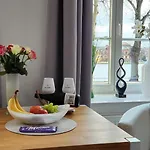 Ferienapartment Alexandrine Direkt Am Pfaffenteich Mit Eigenem Parkplatz