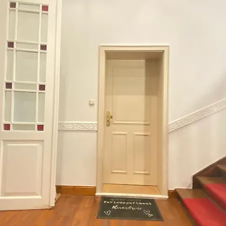 Ferienapartment Alexandrine Direkt Am Pfaffenteich Mit Eigenem Parkplatz