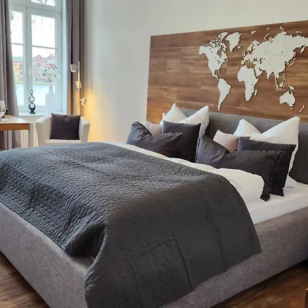 Ferienapartment Alexandrine Direkt Am Pfaffenteich Mit Eigenem Parkplatz