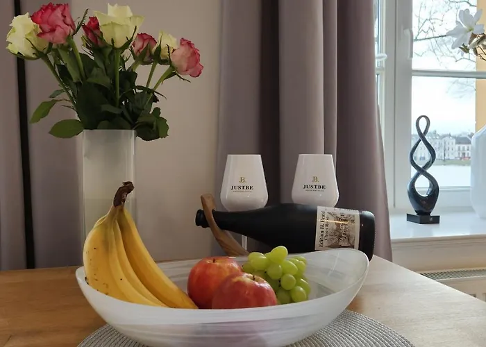 Ferienapartment Alexandrine Direkt Am Pfaffenteich Mit Eigenem Parkplatz